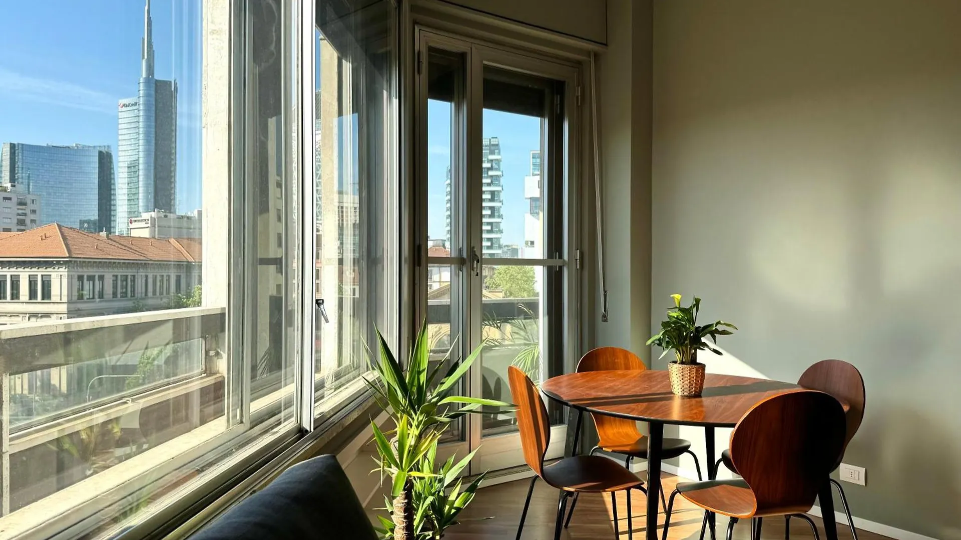 Urban Jungle 3 - Porta Nuova Apartment Milan